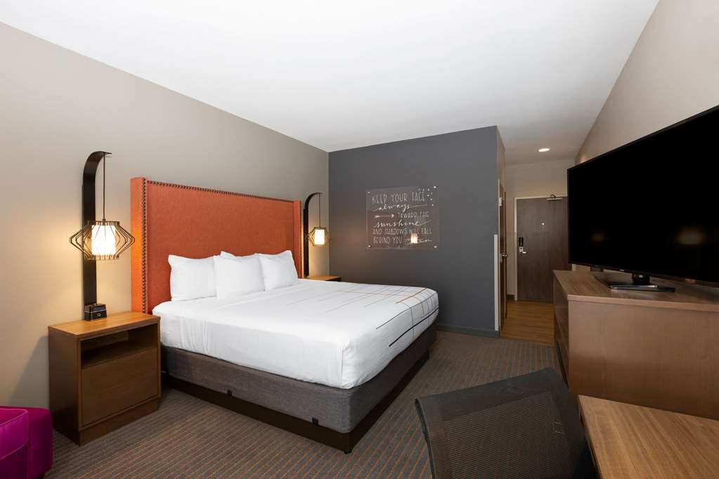 La Quinta by Wyndham Altoona Des Moines - photo 18