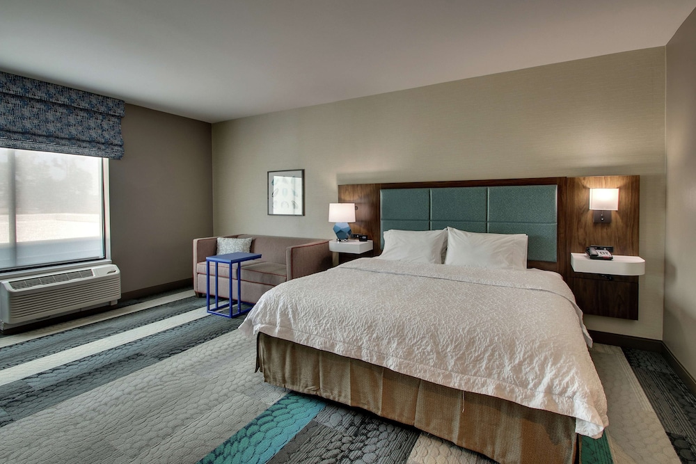 Hampton Inn & Suites Southport - photo 25