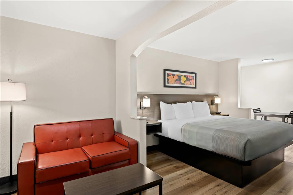 Quality Inn & Suites - photo 32