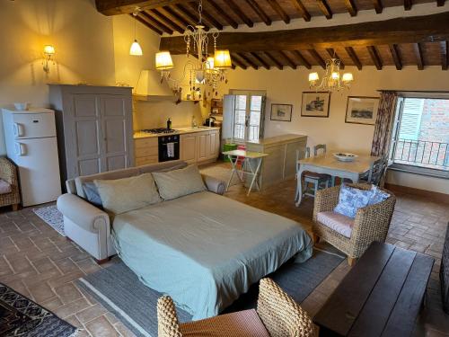 2 King Bed 2 Full Bathroom Apartment in Umbria Tuscany — 4-Star Luxury Hotel in Citta Della Pieve, Italy