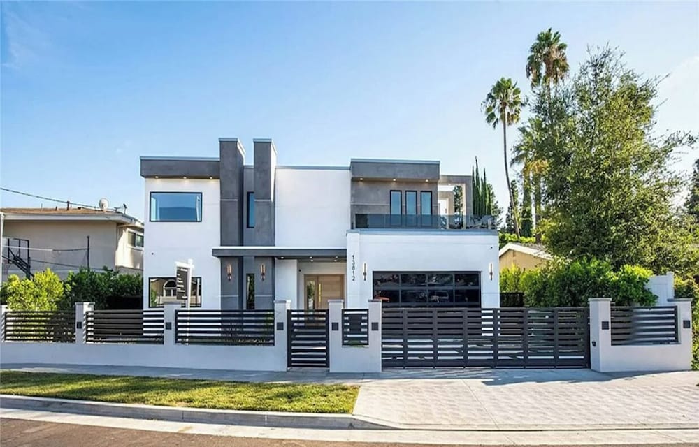 Cumpston Oasis - carbon neutral hotel in Van Nuys