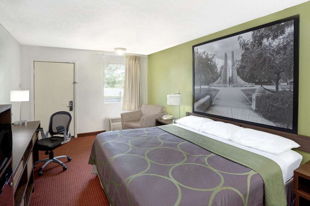 Super 8 by Wyndham Lafayette Purdue Area - photo 10
