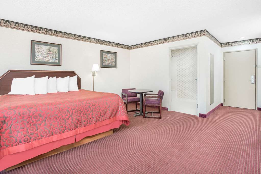 Gray Inn and Suites - photo 12