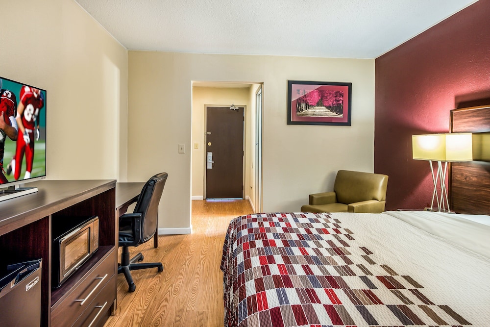 Red Roof Inn & Suites Wapakoneta - photo 8
