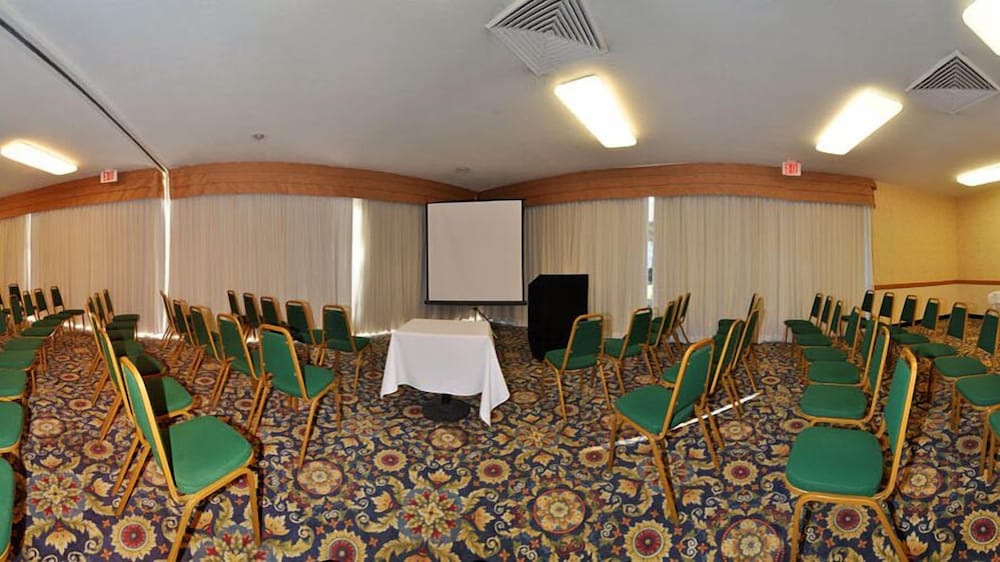 Days Inn by Wyndham Stockton - photo 29