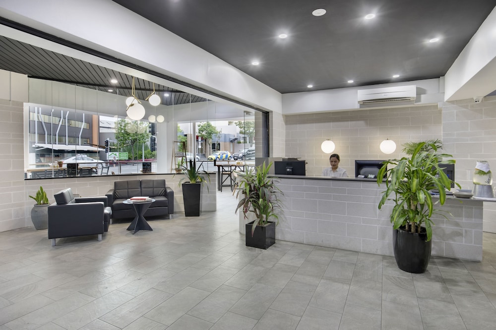 The Metropolitan Spring Hill - carbon neutral hotel in Spring Hill