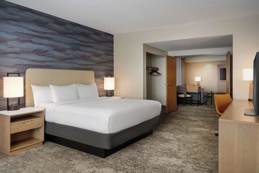 Embassy Suites by Hilton Charleston Airport Convention Ctr - photo 21