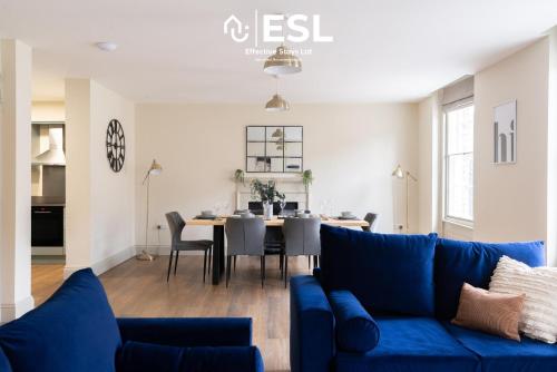 Dashing 2 Bedroom Duplex Apartment Free Parking — 4-Star Luxury Hotel in Shrewsbury, United Kingdom