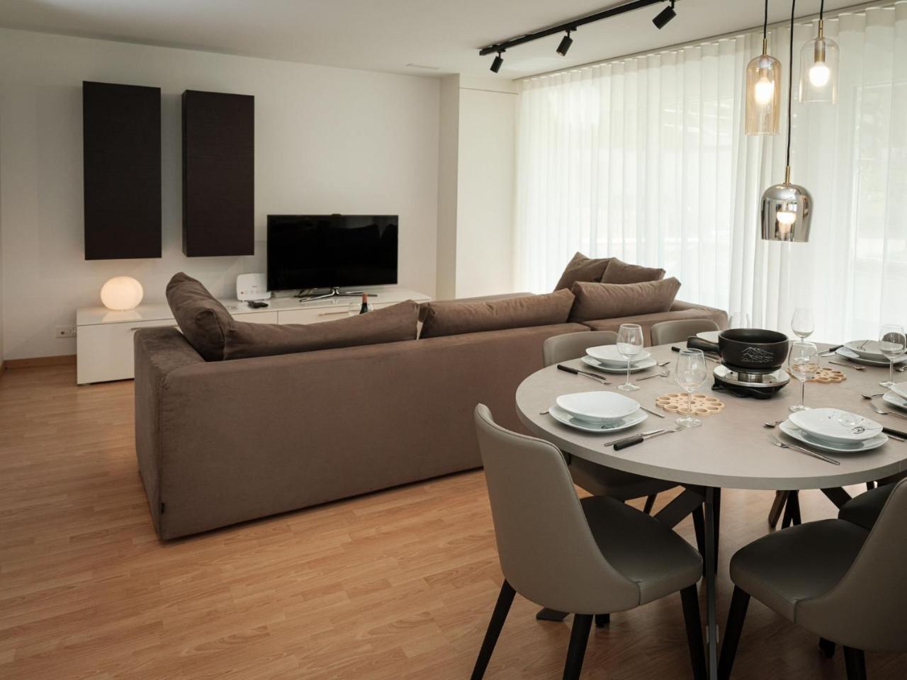 Apartment Davinci 2 by Interhome — 4-Star Luxury Hotel in Taesch, Switzerland