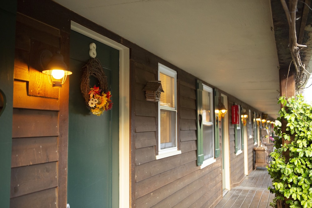 The Chimney Rock Inn & Cottages - photo 97