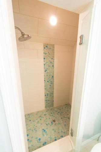 The East Island Reserve Hotel - photo 55