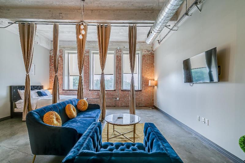 Luxury Downtown Dallas Stay by Amyfinehouse - photo 250