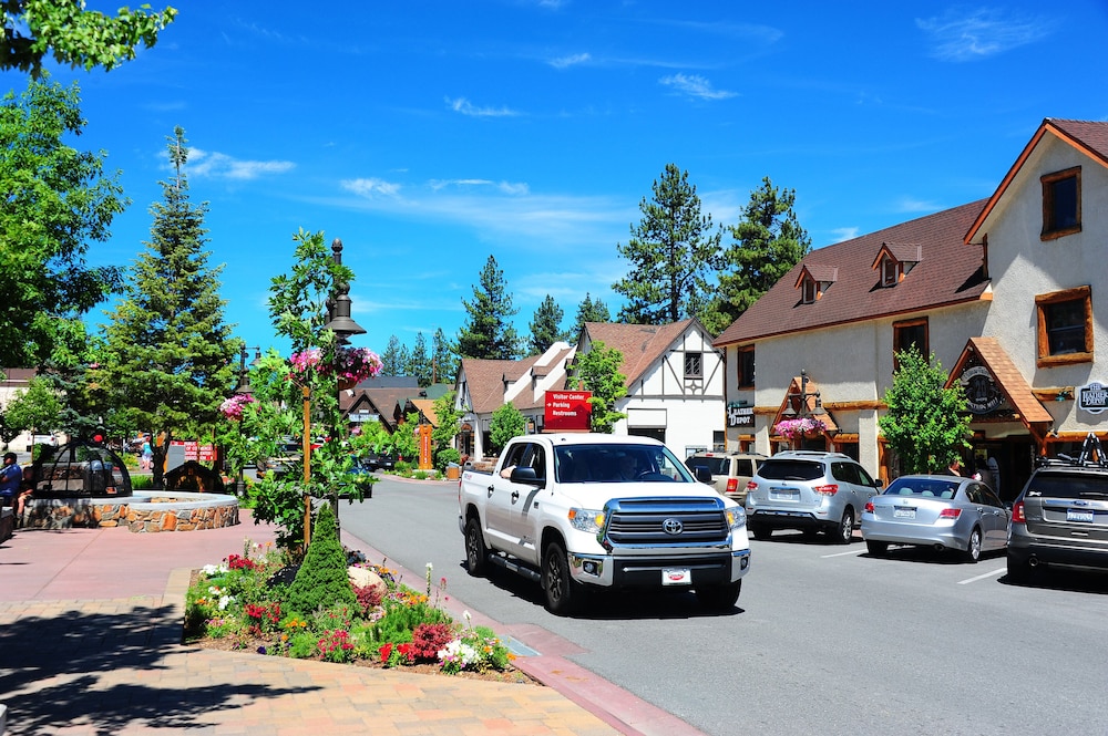 Holiday Inn Resort The Lodge At Big Bear Lake by IHG - photo 86