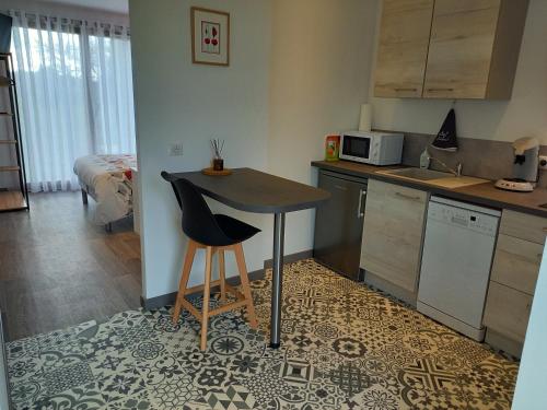 Gîte studio 2 pers Le Coquelicot entre Loire et Sologne — hotel in Saint-Claude-De-Diray
