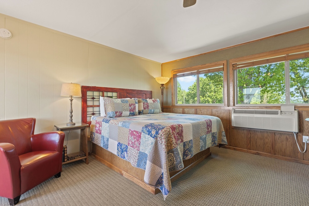 Beaver Lakeview Resort - photo 12
