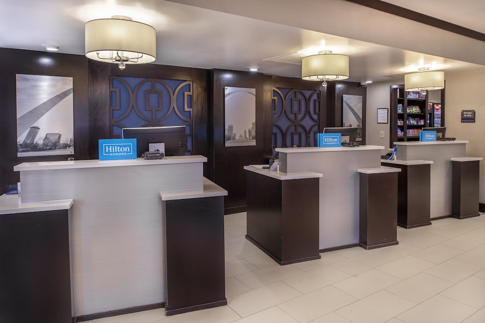 Embassy Suites by Hilton St. Louis Airport - photo 5