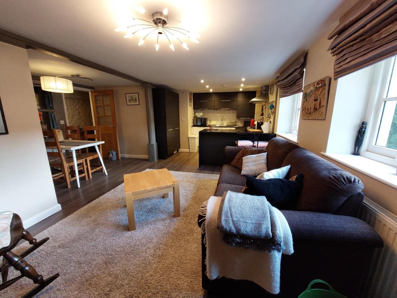 Old Brewery home with pool and gym access — 4-Star Luxury Hotel in Radstock, United Kingdom