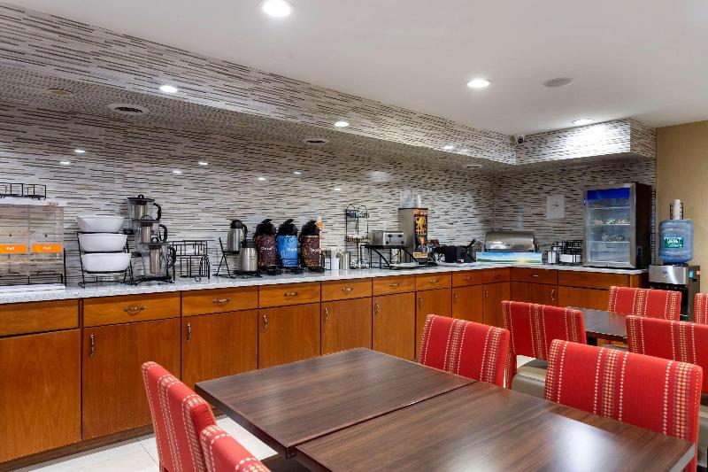 Comfort Inn Brooklyn - photo 24