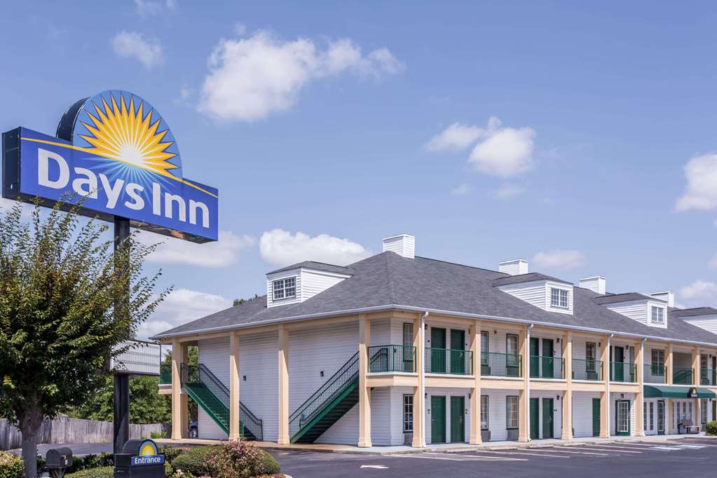 Days Inn by Wyndham Simpsonville - featured photo