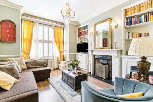 Homely 2 Levels Flat w Private Garden — 4-Star Luxury Hotel in London, United Kingdom