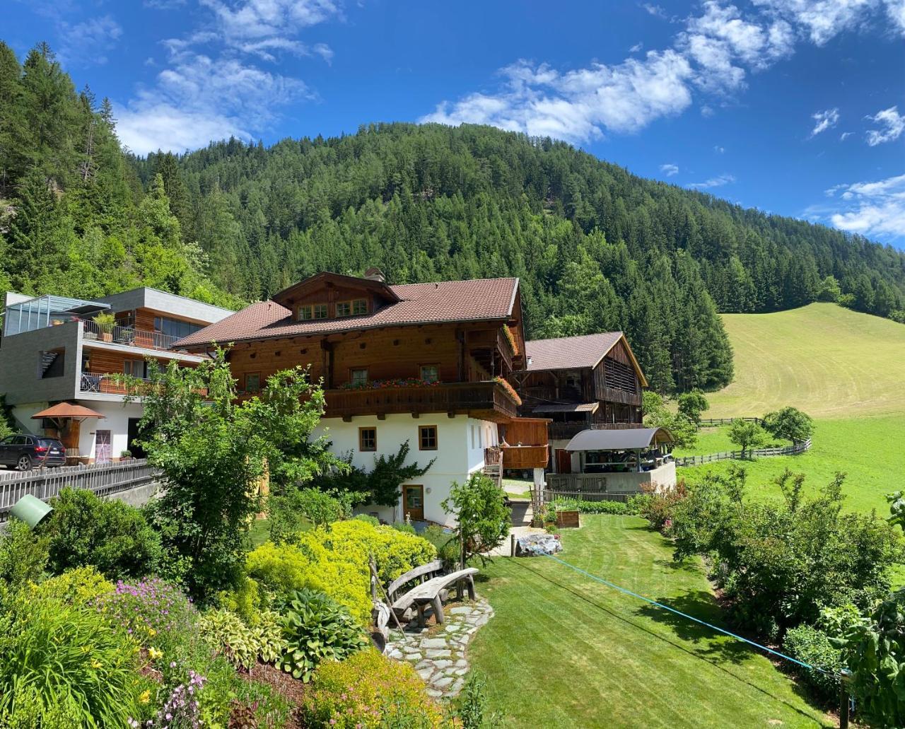 Ruggenthalerhof — 4-Star Luxury Hotel in Matrei In Osttirol, Austria