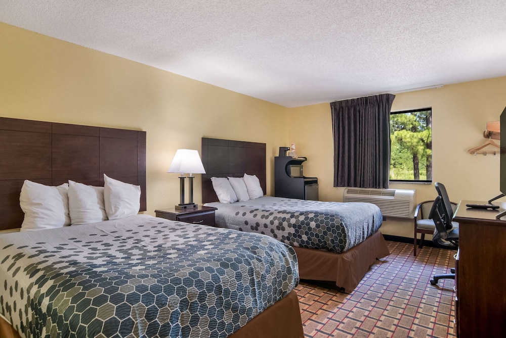 Econo Lodge Spotsylvania Town Center - photo 11