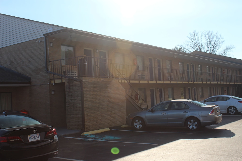 Americas Best Value Inn Fredericksburg N - photo 50