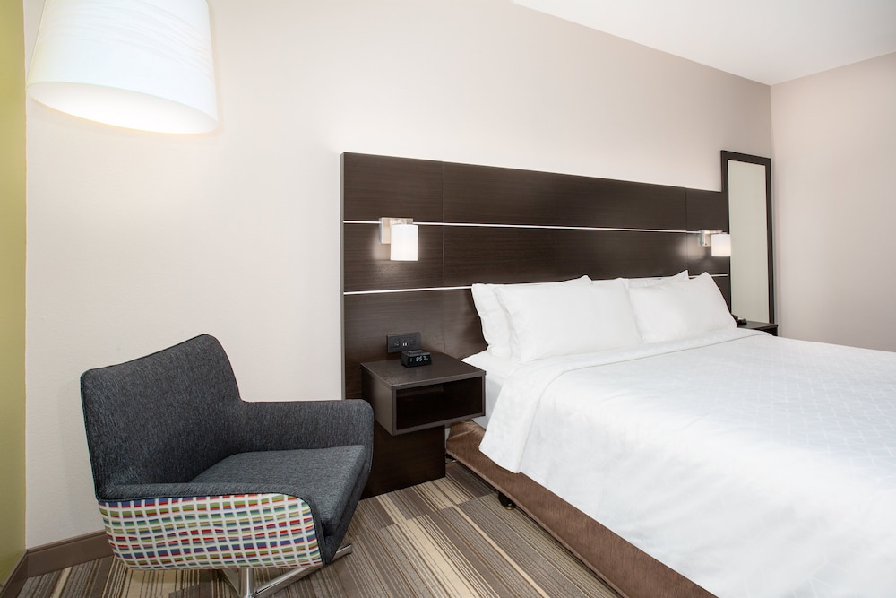Holiday Inn Express & Suites Lincoln City by IHG - photo 8