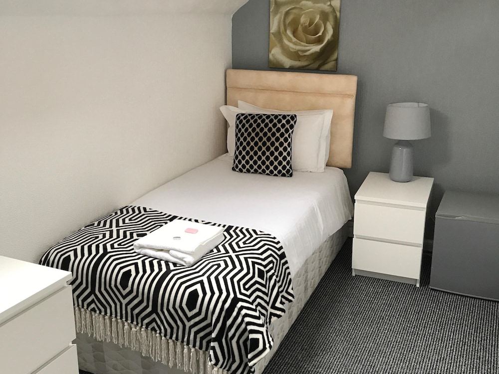 The Bhive Inn - carbon neutral hotel in Salford