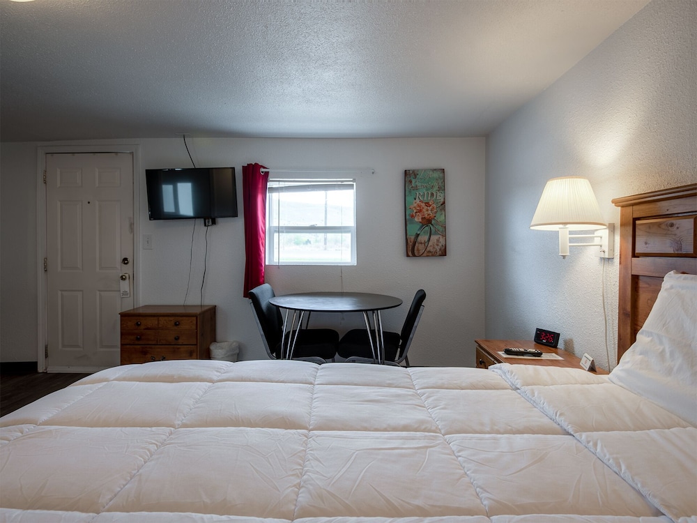 Baker City Motel & RV Park - photo 12