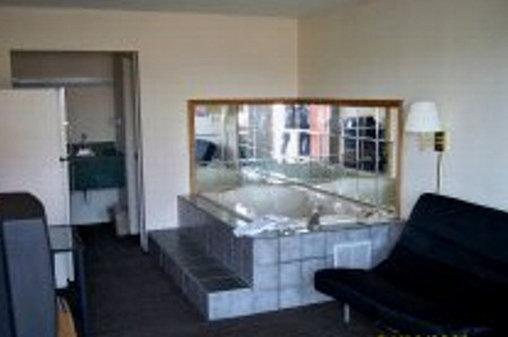 Country Hearth Inn & Suites Indianapolis - photo 14