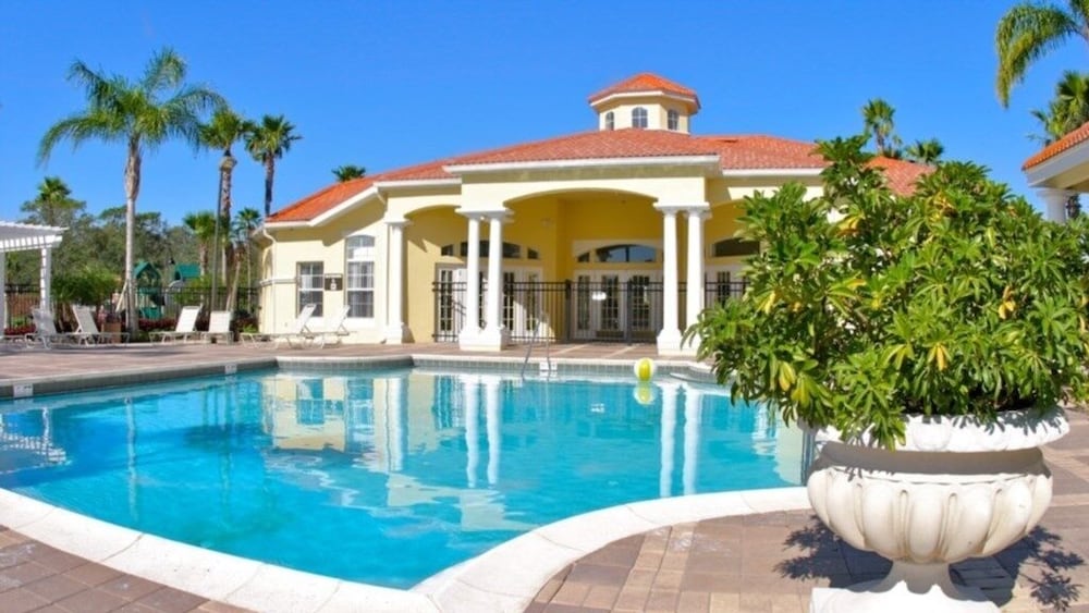 Rolando's Emerald Island Resort Townhouse 3 Bedroom Townhouse by Redawning - photo 12