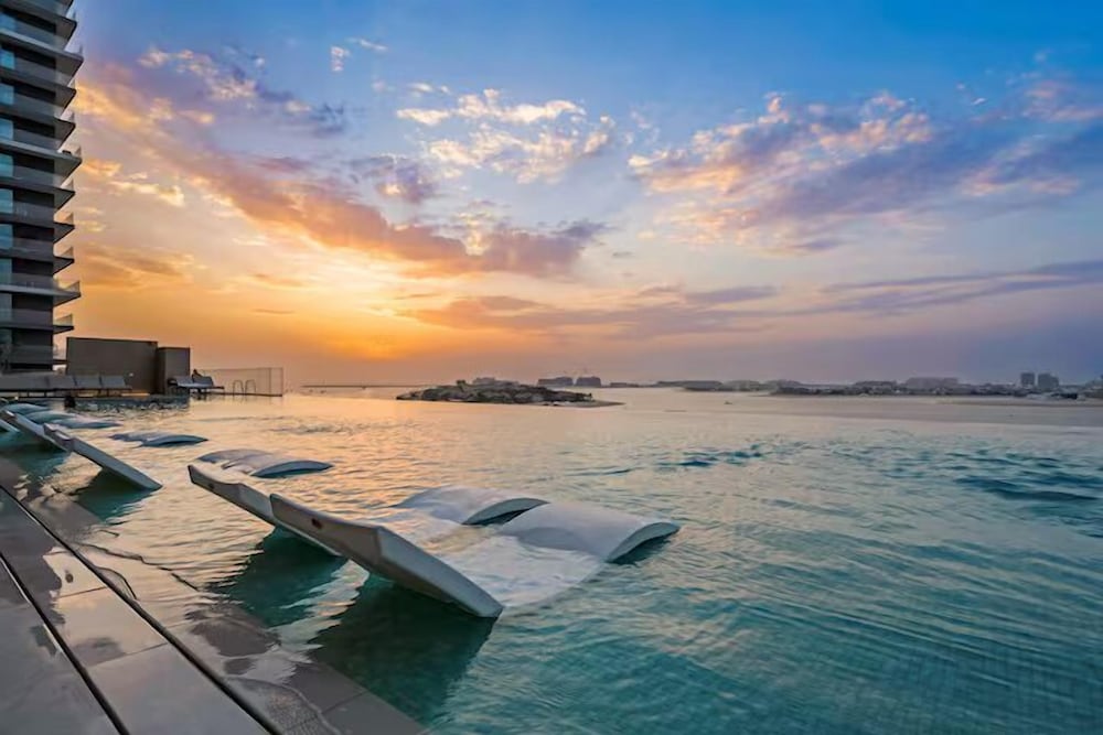 Private Beach Infinity Pool Lux Beachfront — 4-Star Luxury Hotel in Dubai, United Arab Emirates