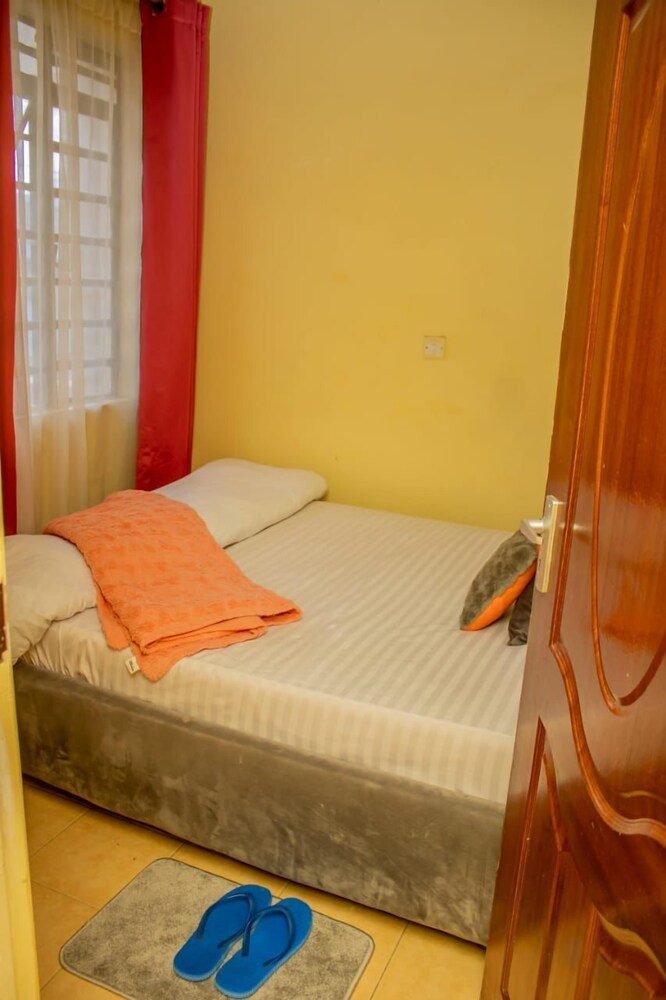 Lux Suites Ikonic Apartments Utawala