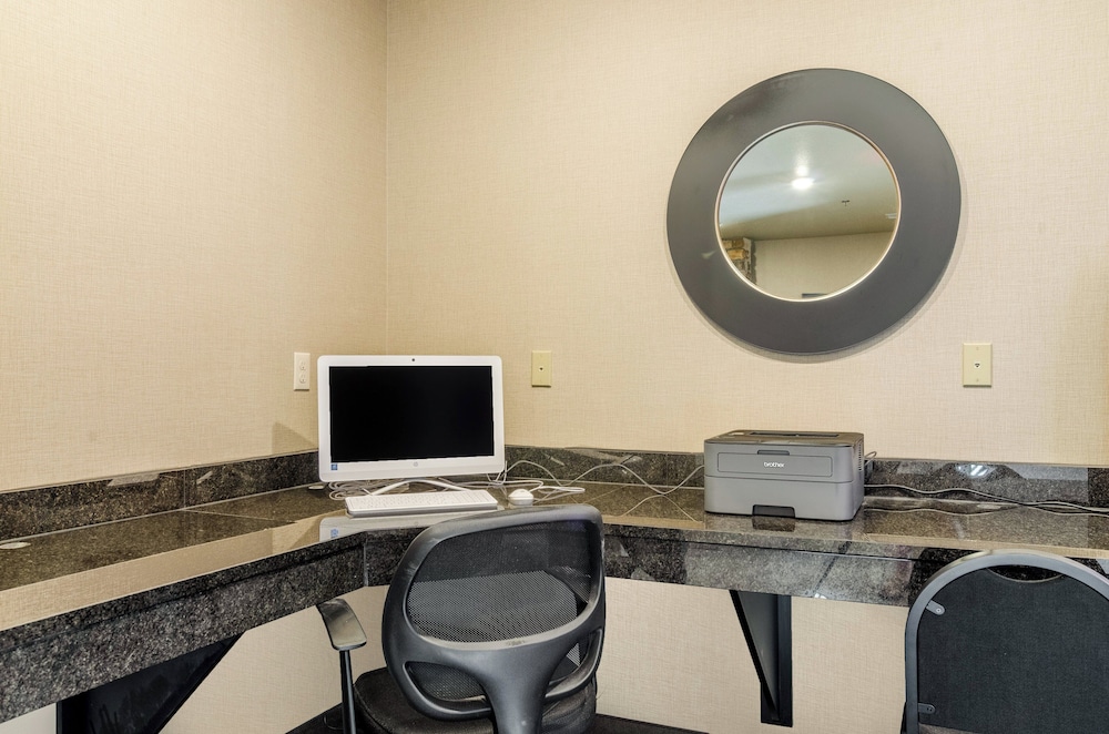 Cobblestone Hotel & Suites Gering Scottsbluff - photo 39