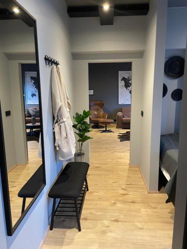 LL Properties TB24 Elegant Escape w Hot tub Access — 4-Star Luxury Hotel in Akureyri, Iceland