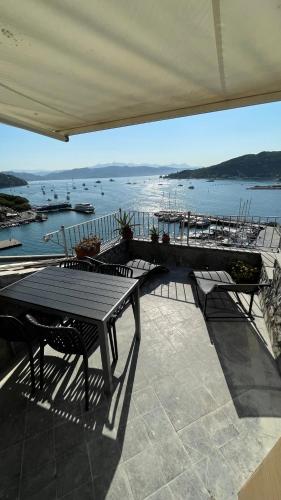 Seafront rooftop flat w terrace — 4-Star Luxury Hotel in Portovenere, Italy
