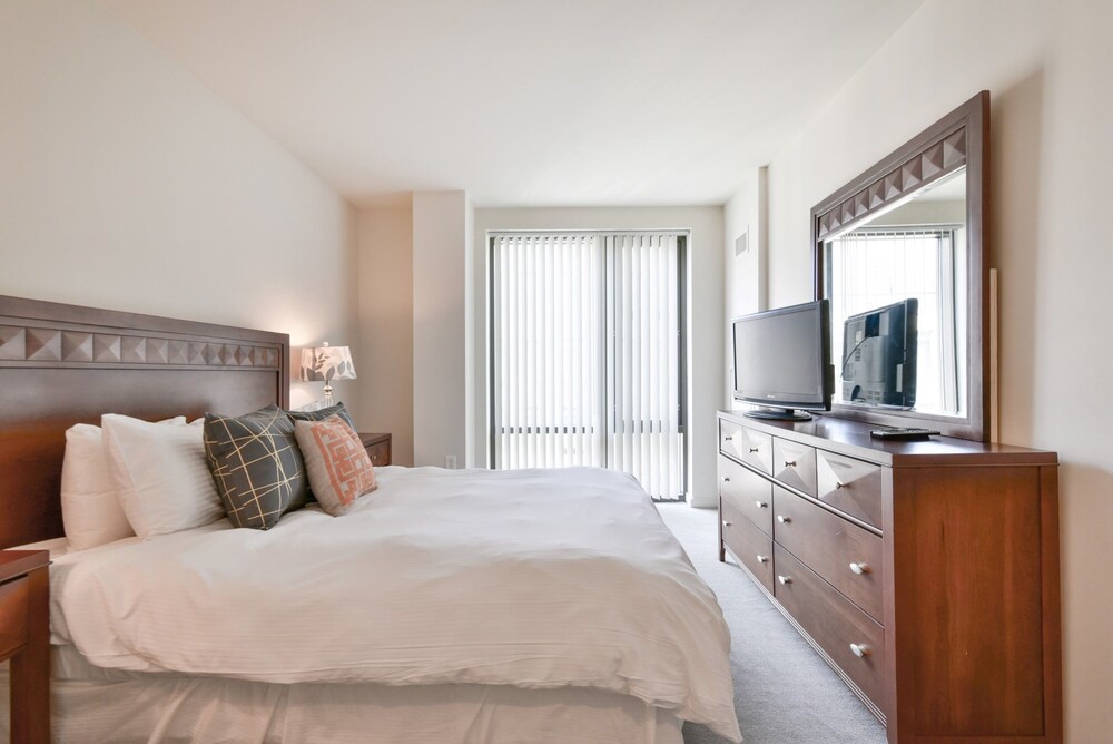 Global Luxury Suites At Boston Garden - photo 10