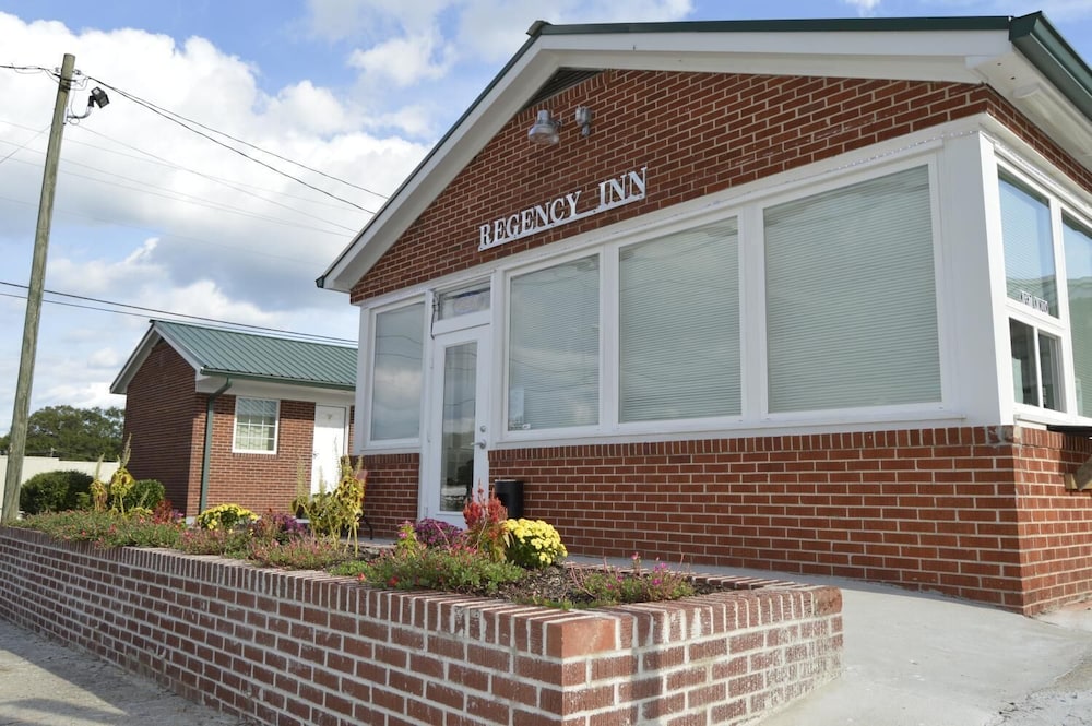 Regency Inn — Toccoa