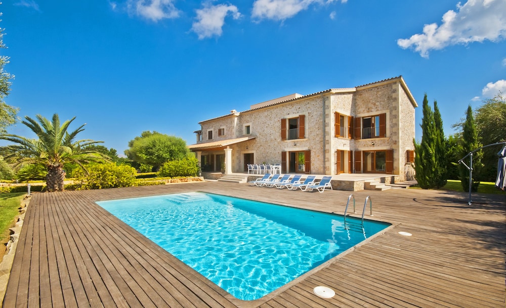 Finca Santa María — 4-Star Luxury Hotel in Alcudia, Spain