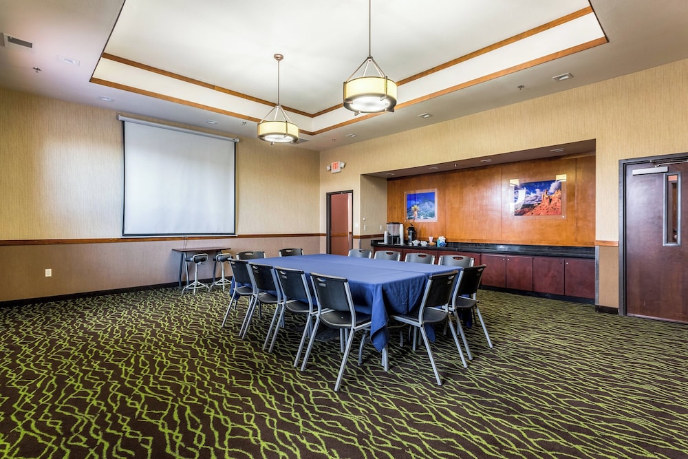 Fairfield Inn & Suites Alamogordo - photo 36