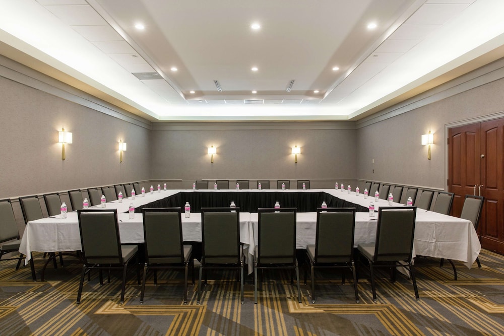 Hilton Chicago Oak Lawn - photo 49