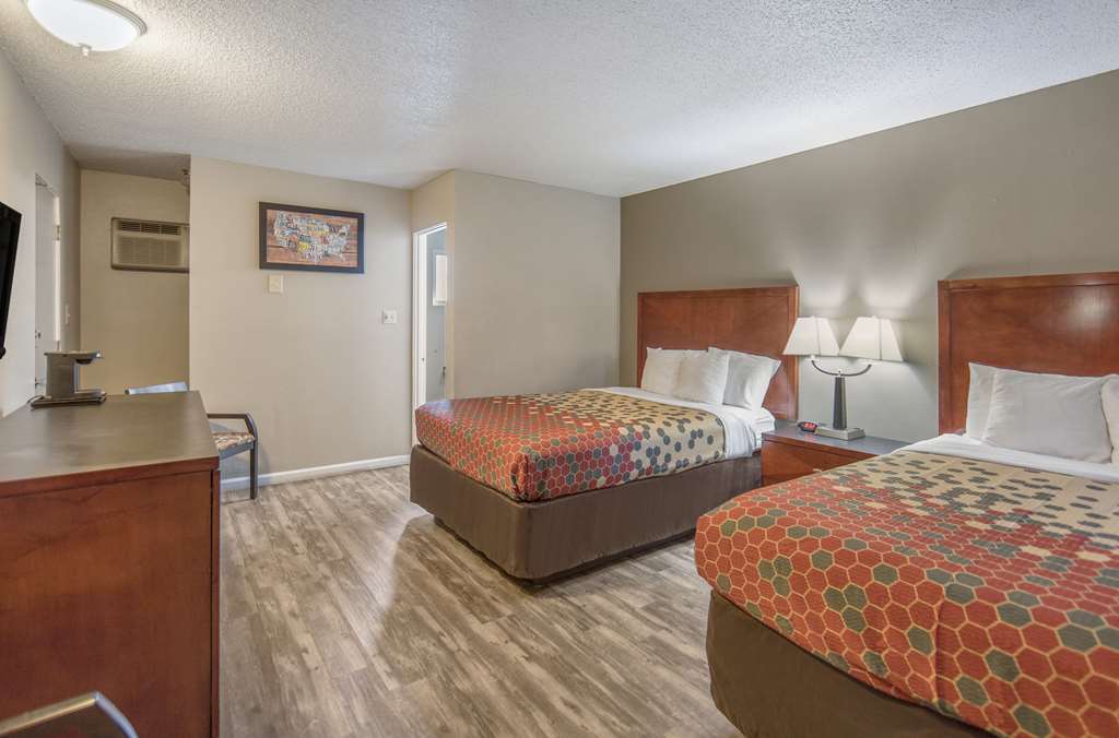 Econo Lodge Inn & Suites Yreka - photo 14
