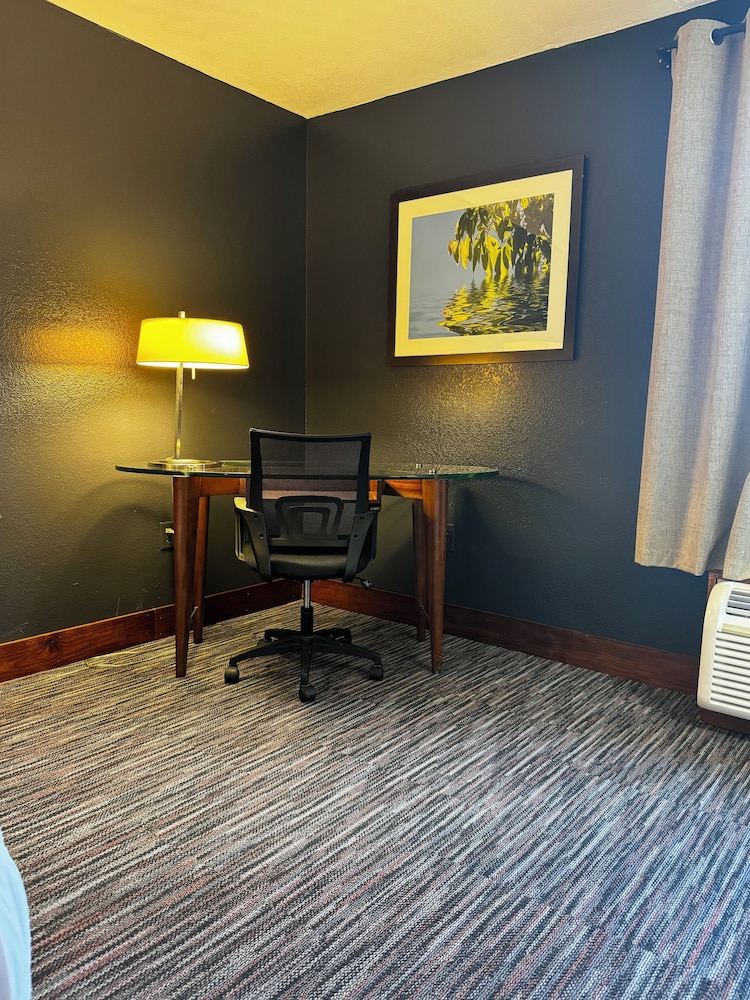 Baymont by Wyndham Cordele - photo 8
