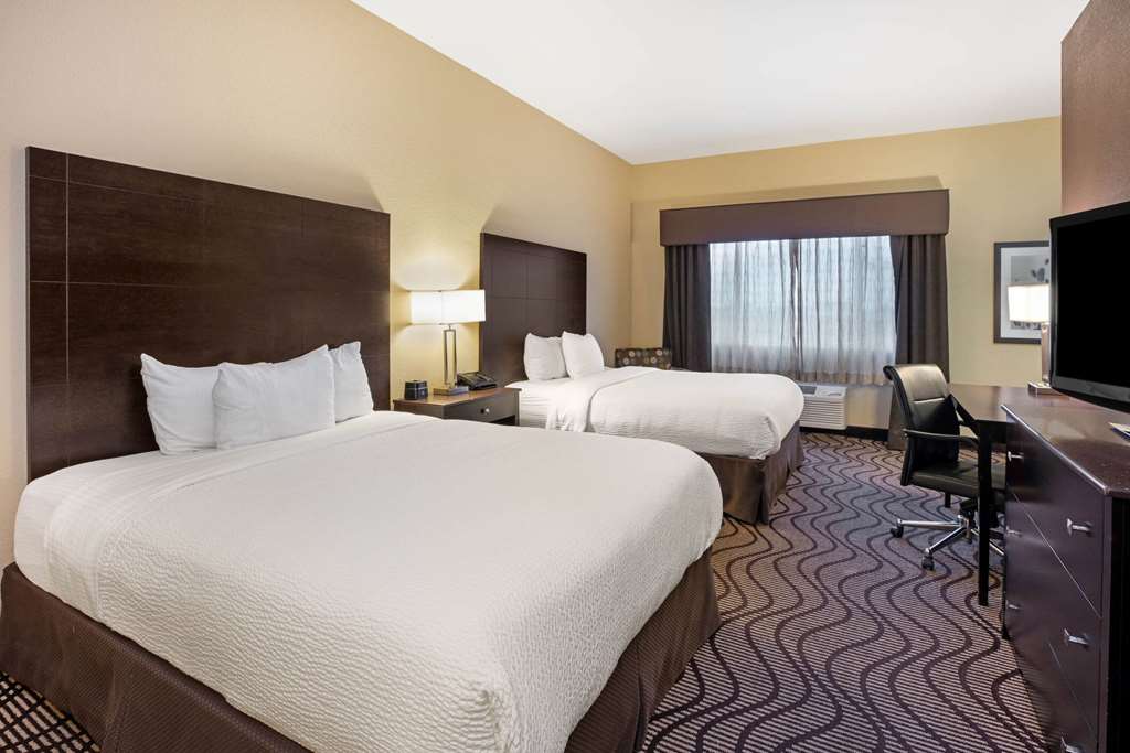 La Quinta Inn & Suites by Wyndham Meridian Boise West - photo 10