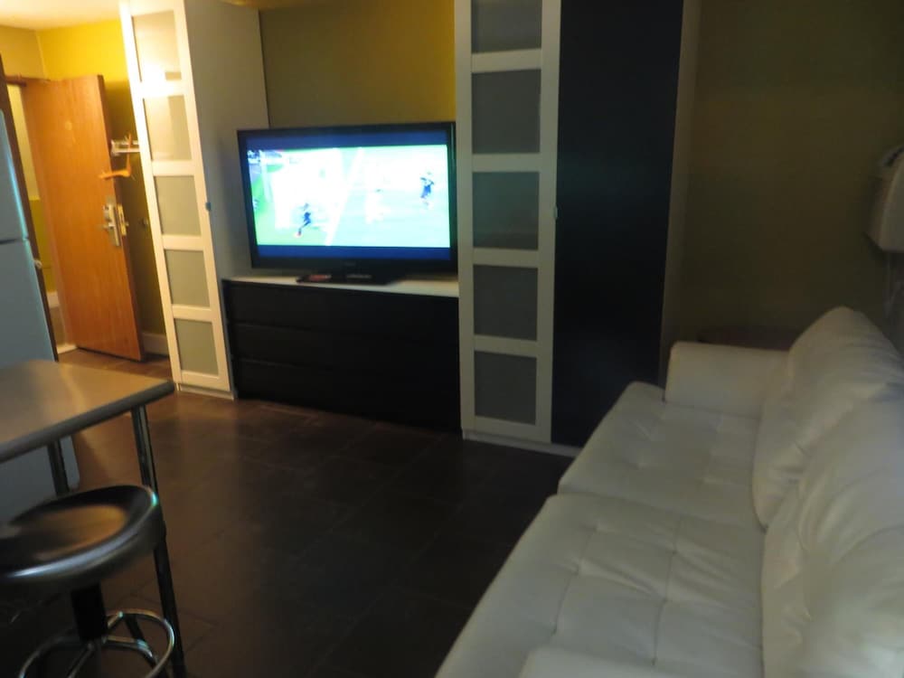 Riverside Suites - photo 43