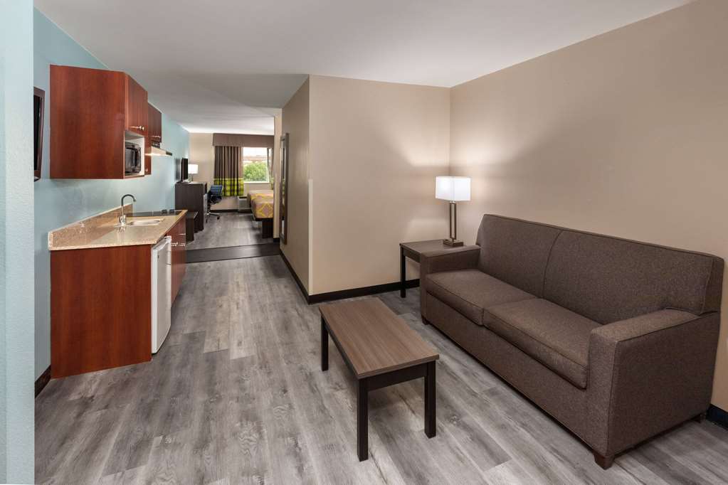 Super 8 by Wyndham Lubbock West - photo 26