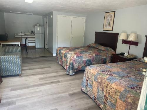 Perry O Inn & Suites - photo 11