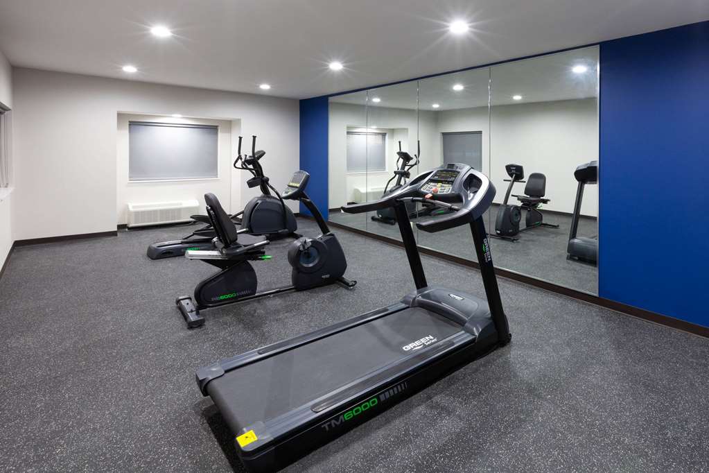 Microtel Inn & Suites by Wyndham College Station - photo 11