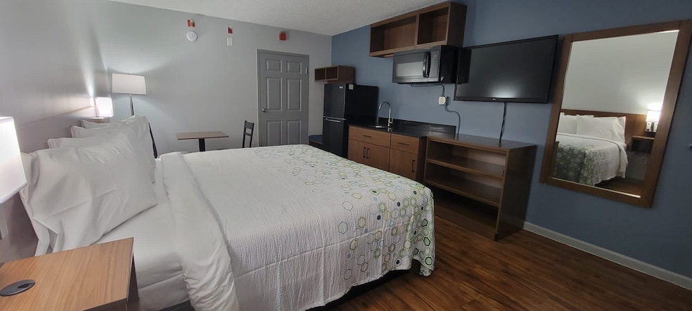 HomeTowne Studios Egg Harbor Atlantic City Airport - photo 10